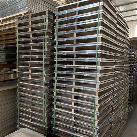 钢边箱价格 供应钢边箱 出口钢边箱 钢带木箱厂家