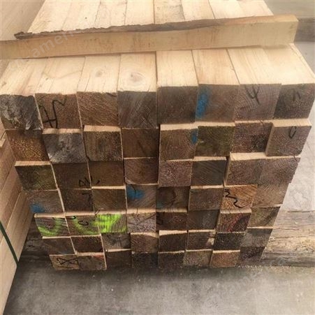 呈果木业建筑木方条厂家供应 屋面板价格实惠 建筑松木方料