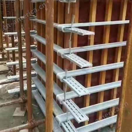 方柱夹具 镀锌方柱扣 按需生产 工地加固件方柱扣 质量可靠