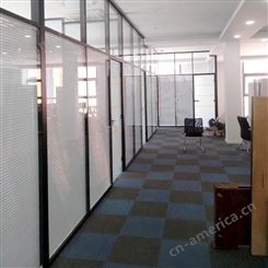 青岛办公高隔间肯德基门与玻璃隔断组合使用 至本锦恒