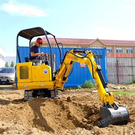 2吨小型挖掘机山村公路修整挖土机先导操作小挖机